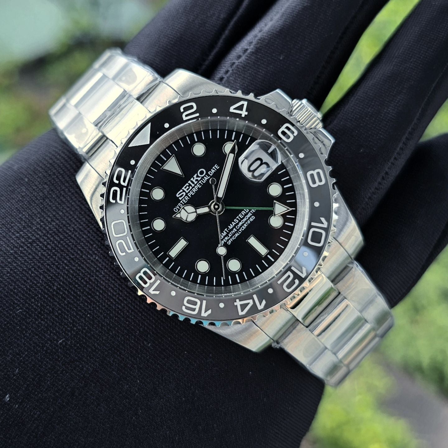 GMT - Bruce Wayne